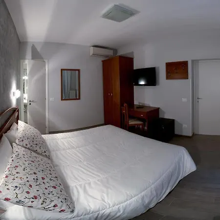 Oda ve Kahvaltı A Casa Nostra Roma